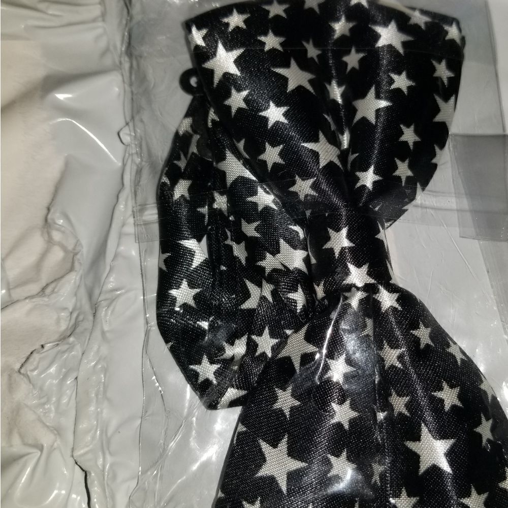 Star bow tie